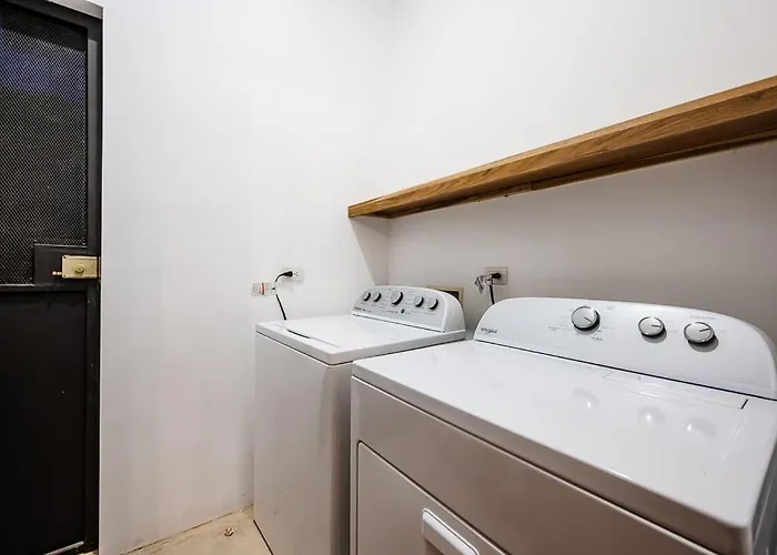 Serenity 6 Bedroom - 1 Minute To The