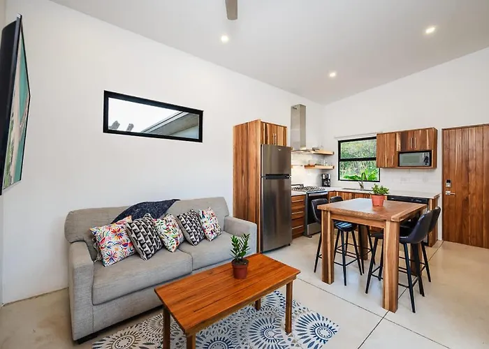 Serenity 6 Bedroom - 1 Minute To The *