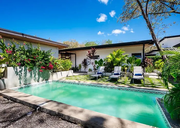 Serenity 6 Bedroom - 1 Minute To The Сasa de vacaciones *