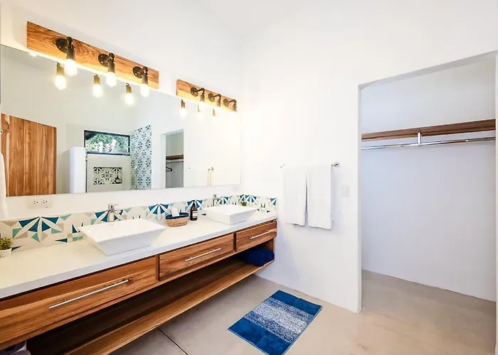 Serenity 6 Bedroom - 1 Minute To The Santa Cruz (Guanacaste)