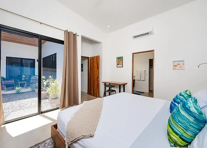 Serenity 6 Bedroom - 1 Minute To The * Santa Cruz (Guanacaste)