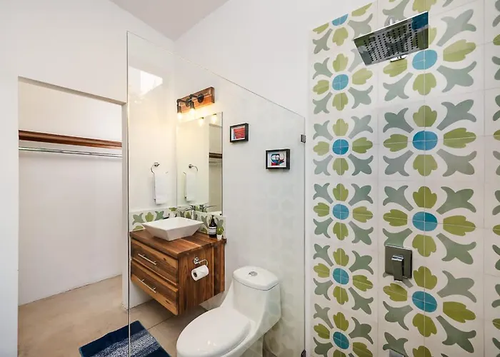 Serenity 6 Bedroom - 1 Minute To The