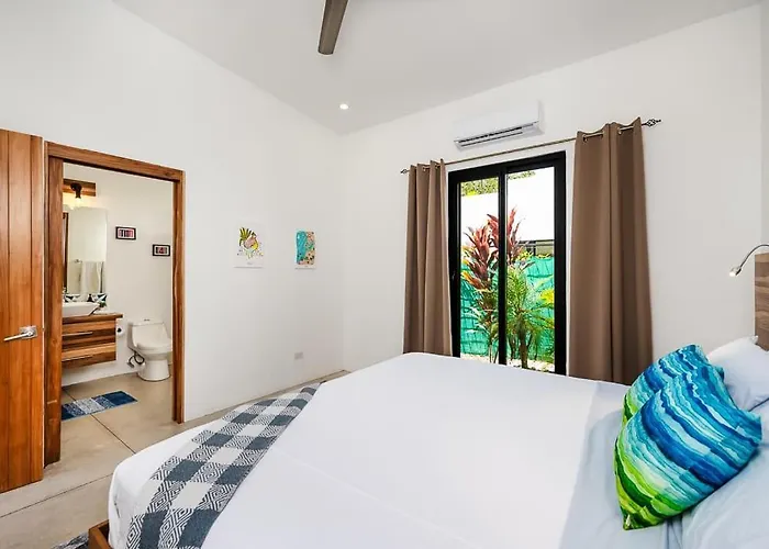 Serenity 6 Bedroom - 1 Minute To The Сasa de vacaciones *