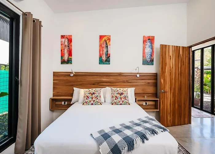 Serenity 6 Bedroom - 1 Minute To The * Santa Cruz (Guanacaste)