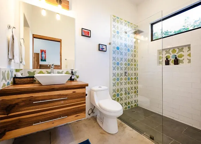 Serenity 6 Bedroom - 1 Minute To The