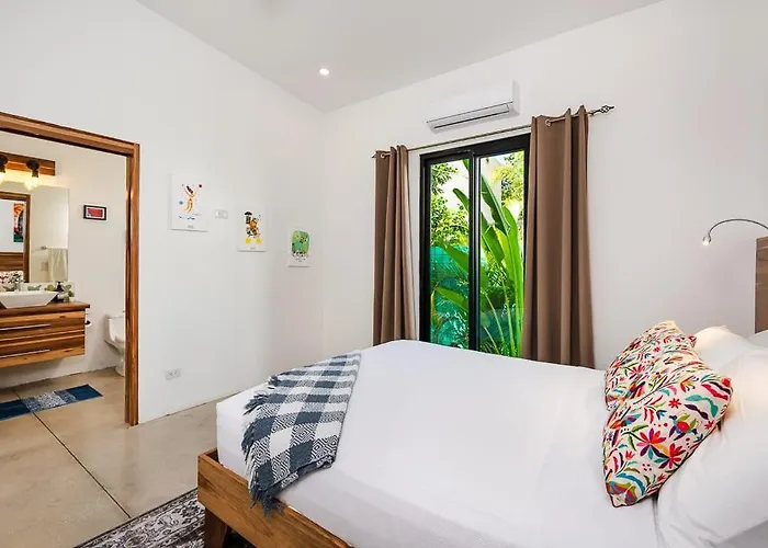 Serenity 6 Bedroom - 1 Minute To The Сasa de vacaciones Santa Cruz (Guanacaste)